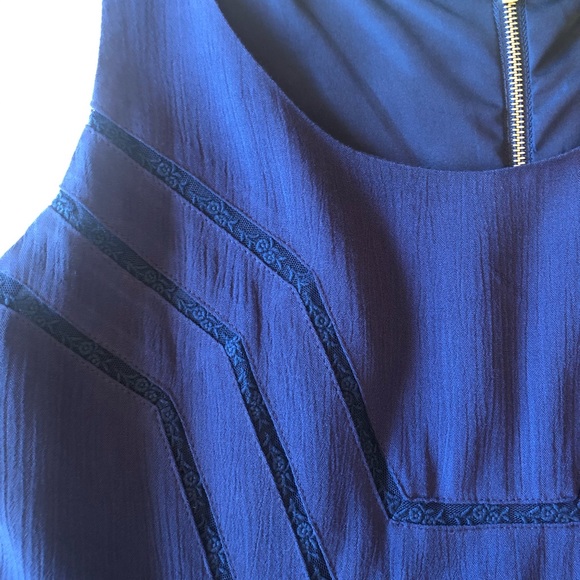 🆕{Princess by Vera Wang} Embroidery Floral Pleated Sleeveless Dress - Picture 6 of 7